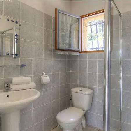 L'amandier -le Figuier-les Lauriers Roses 別荘