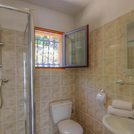 L'amandier -le Figuier-les Lauriers Roses Tatil Evi Ajaccio (Corsica)