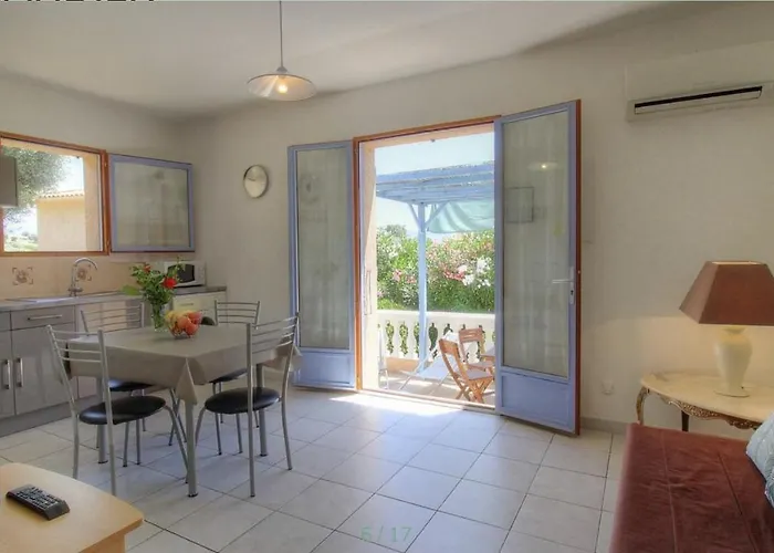 Dom wakacyjny L'amandier -le Figuier-les Lauriers Roses *